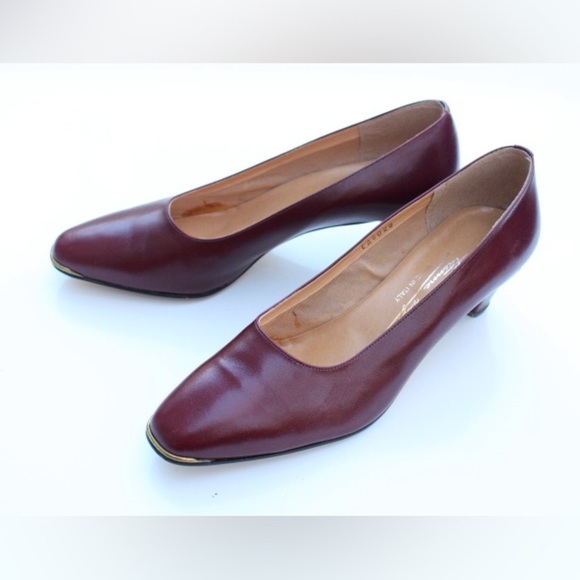 Beautiful Etienne Aigner low pumps - Picture 3 of 16